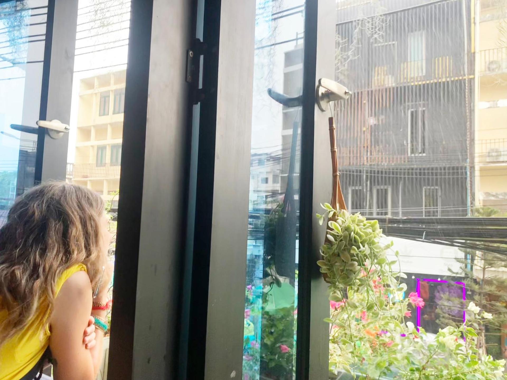 Susu Khaosan Hostel バンコク都 エクステリア 写真