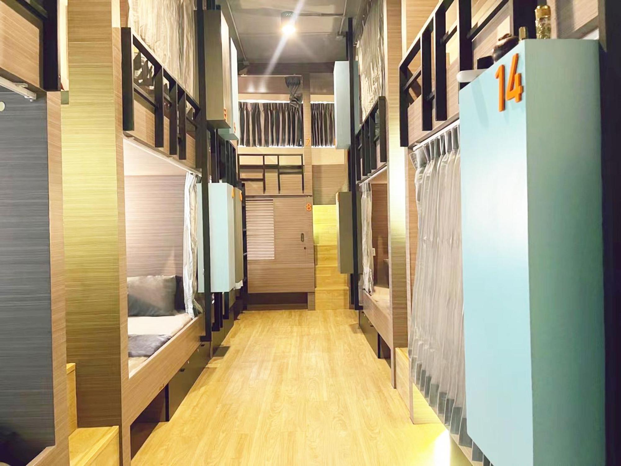 Susu Khaosan Hostel バンコク都 エクステリア 写真