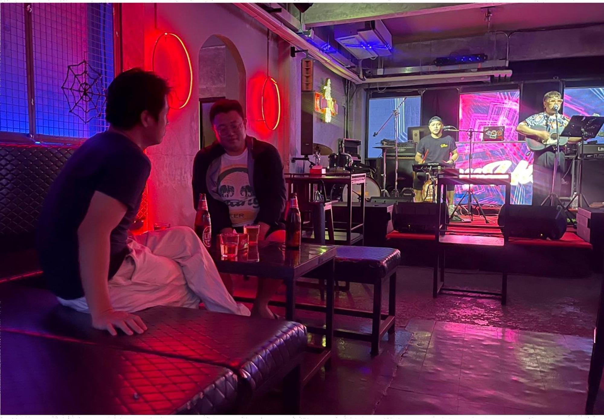 Susu Khaosan Hostel バンコク都 エクステリア 写真